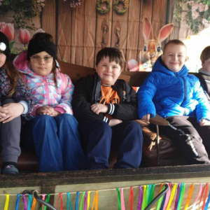 Wycieczka klas 1-3 do Wioski Wielkanocnej w Bratkowicach