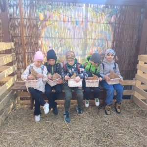 Wycieczka klas 1-3 do Wioski Wielkanocnej w Bratkowicach