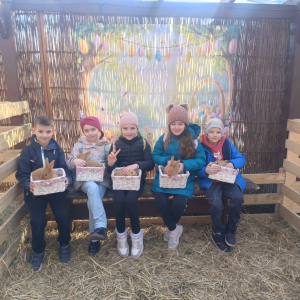 Wycieczka klas 1-3 do Wioski Wielkanocnej w Bratkowicach