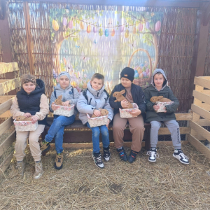 Wycieczka klas 1-3 do Wioski Wielkanocnej w Bratkowicach