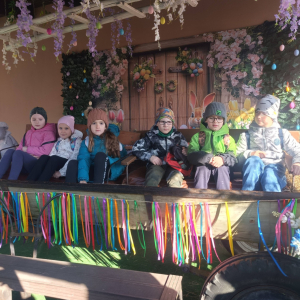 Wycieczka klas 1-3 do Wioski Wielkanocnej w Bratkowicach