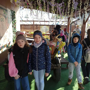 Wycieczka klas 1-3 do Wioski Wielkanocnej w Bratkowicach