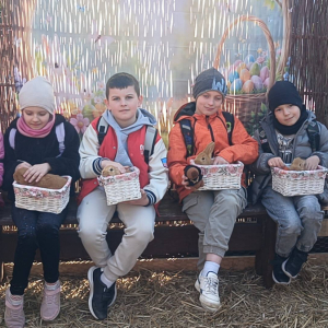 Wycieczka klas 1-3 do Wioski Wielkanocnej w Bratkowicach