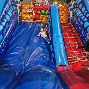 Wycieczka 3 latków do teatru i do Centrum Zabaw Fantazja