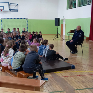 Spotkanie uczniów klas I- III z przedstawicielem policji